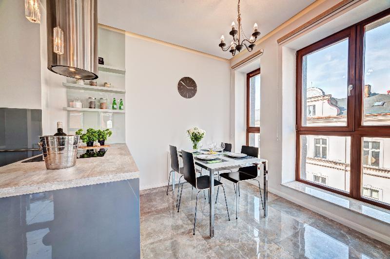 Apartamenty Homely Place Blisko Starego Rynku - Parking * Poznan